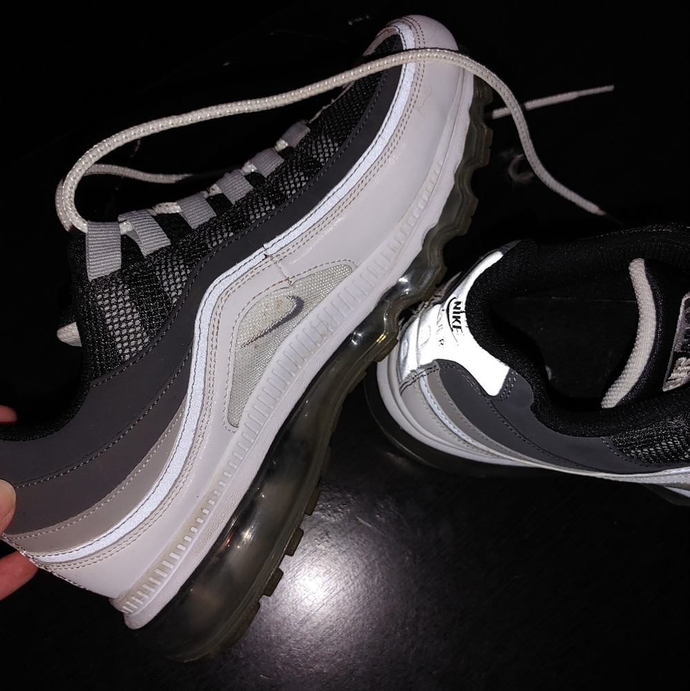 Air Max 24 7 black grey white